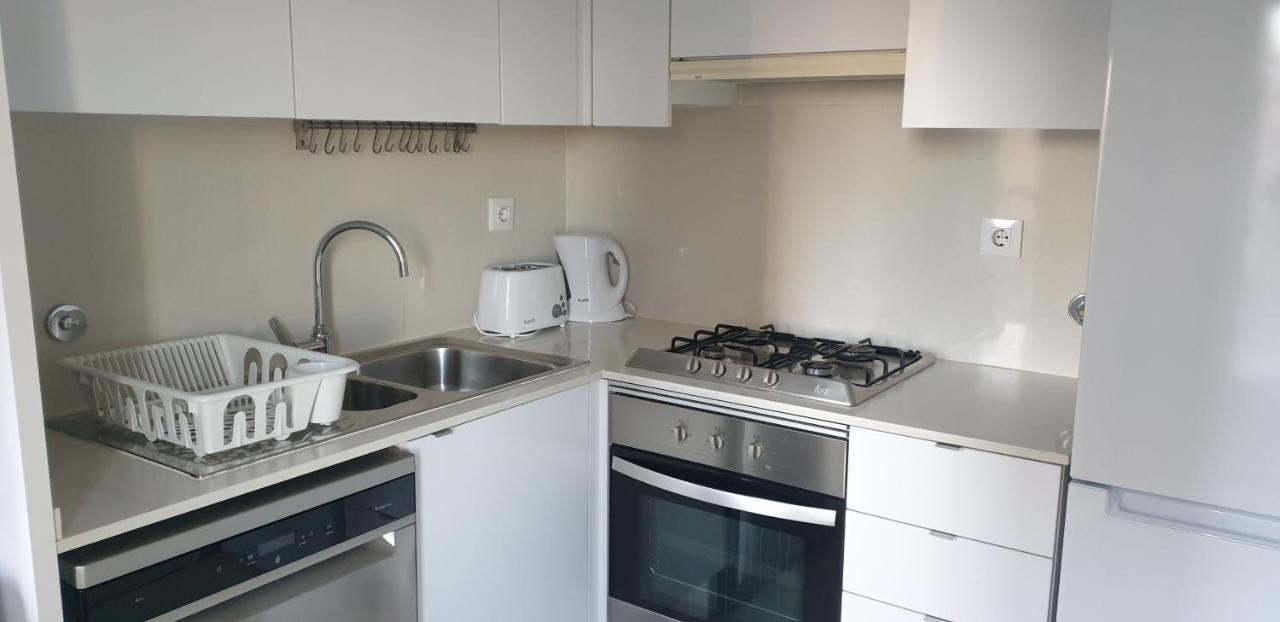 Appartamento 5Min Walk From Subway Station & Free Parking Lisbona Esterno foto