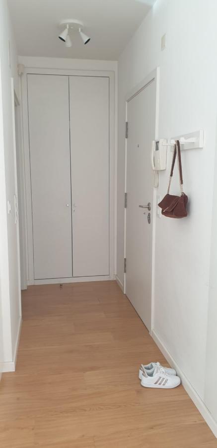 Appartamento 5Min Walk From Subway Station & Free Parking Lisbona Esterno foto